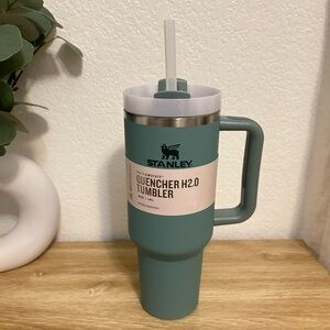 New Stanley Quencher H2.0 Tumbler - Green